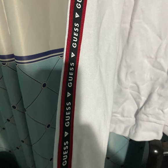 Guess Sweatshirt - Picture 3 of 3